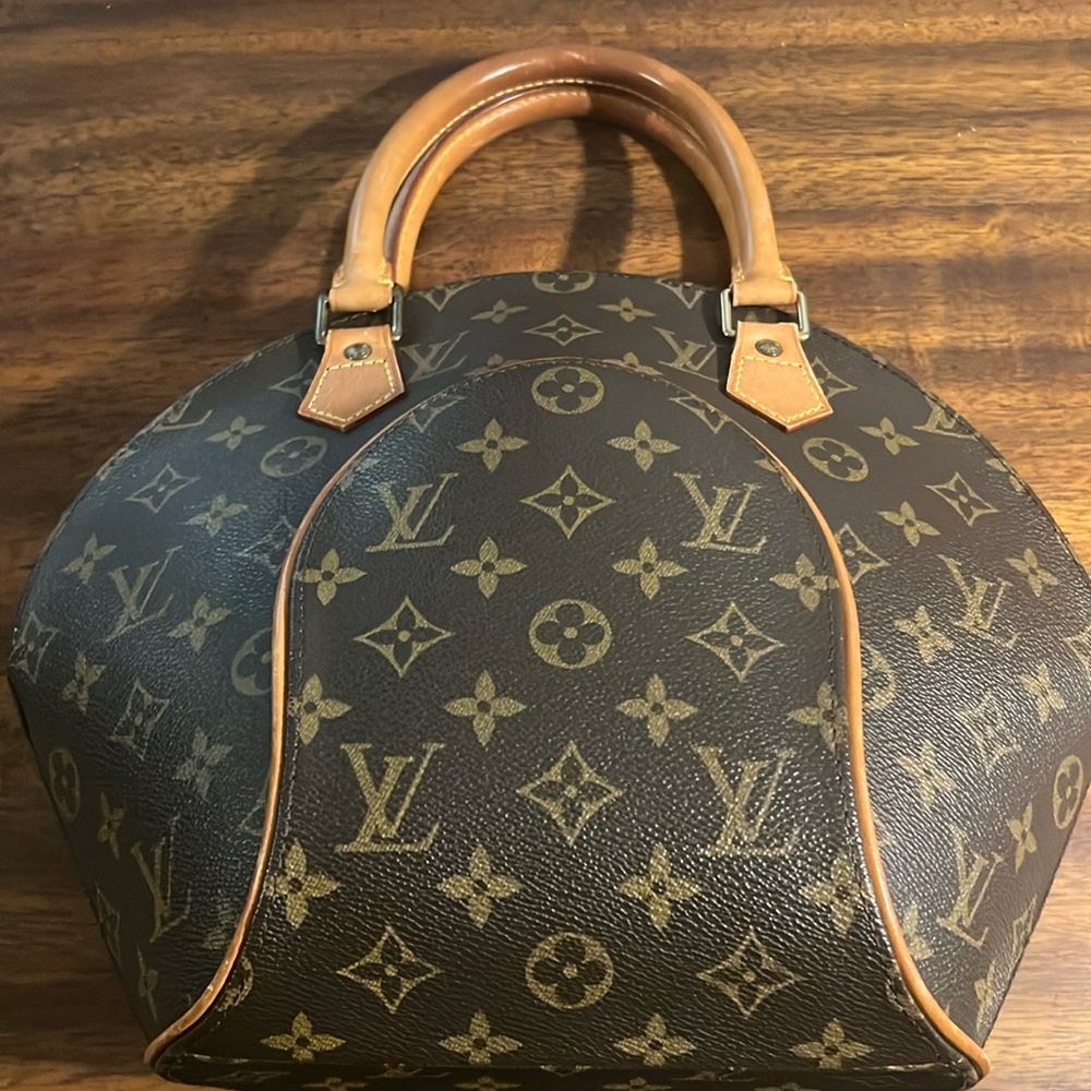 Louis Vuitton Ellipse PM